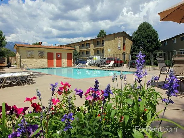 Sienna Place — Photo 3