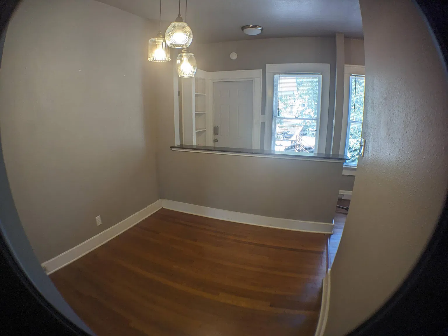 1 bed, 770 sqft, $1,100 — Photo 3