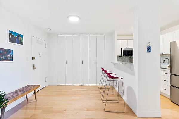 Sold by Bank Neary | media 21