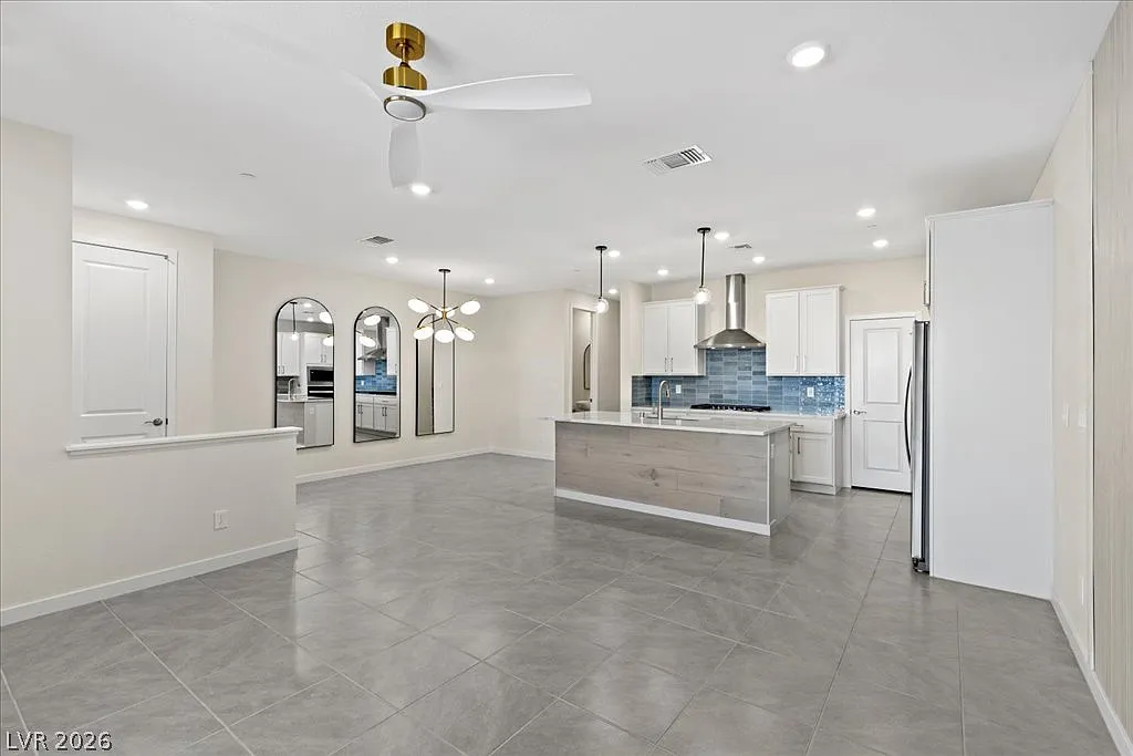 3 bed, 2.5 bath, 1560 sqft, $2,450 — Photo 3
