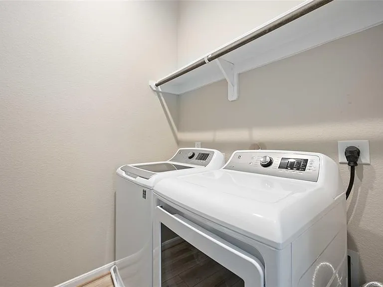 2539 Terrace Point Dr — Photo 14