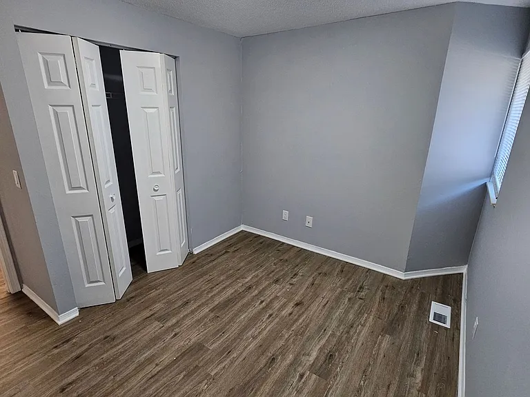 1102 E Colorado Ave — Photo 4