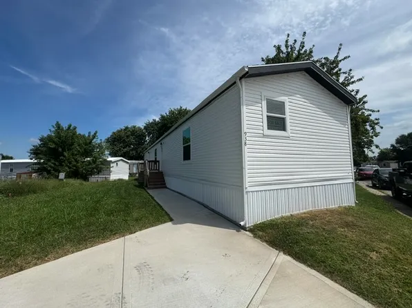 938 Buffalo Trl #B938, Gardner, KS 66030