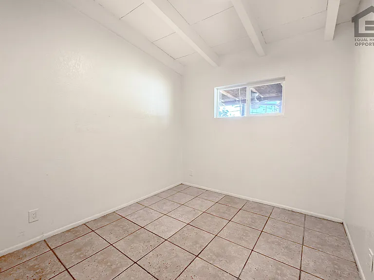 1626 N 31st Pl — Photo 11