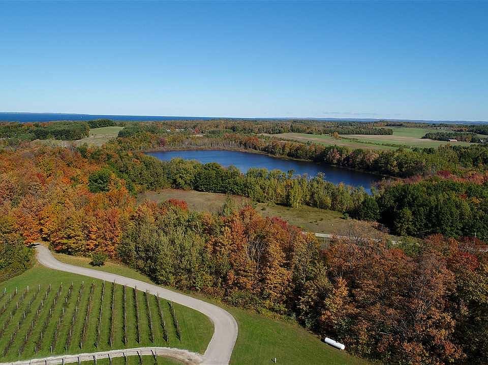 3888 Swaney Rd, Traverse City, MI 49686 MLS 1907246 Zillow