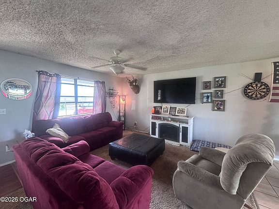 4th image of 219 W Maverick St