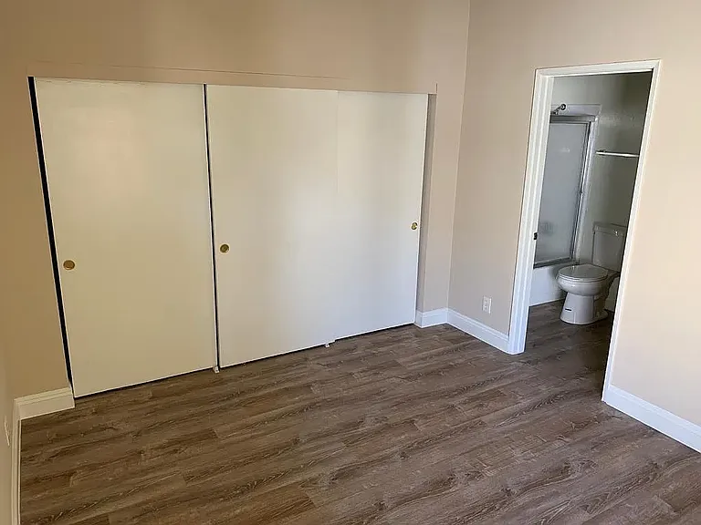Claudina Apartments — Photo 14