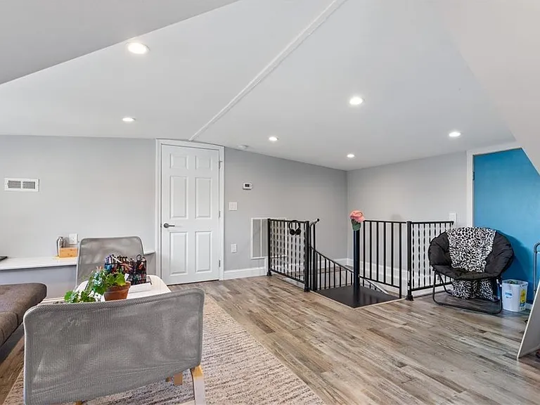 4 James St #2 — Photo 20