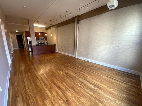 3rd image of 214 W Jefferson St