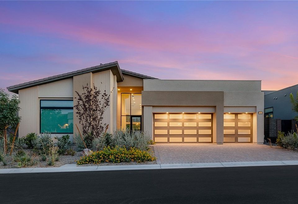 1st image of 10865 Agate Cliffs Ave