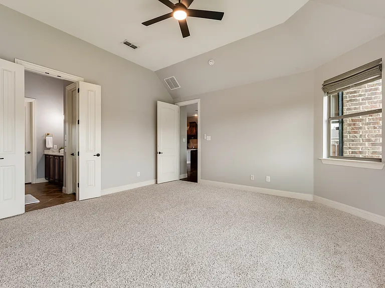 2112 Benjamin Creek Dr — Photo 10