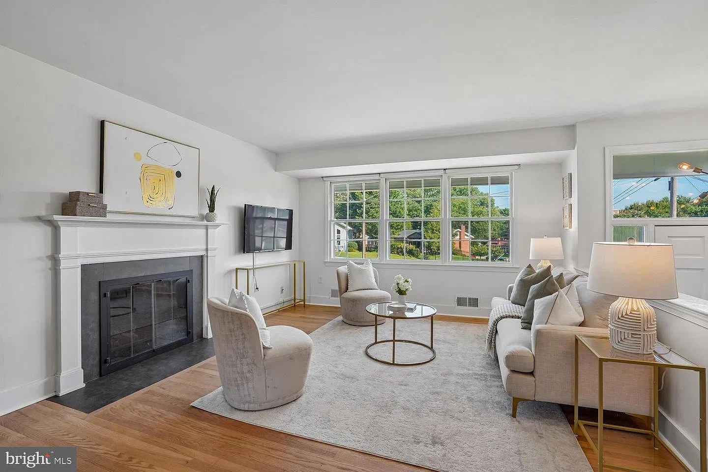 3 bed, 3.0 bath, 2189 sqft, $3,300 — Photo 4