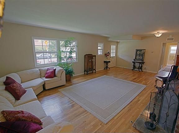 2nd image of 537 S Haven Dr