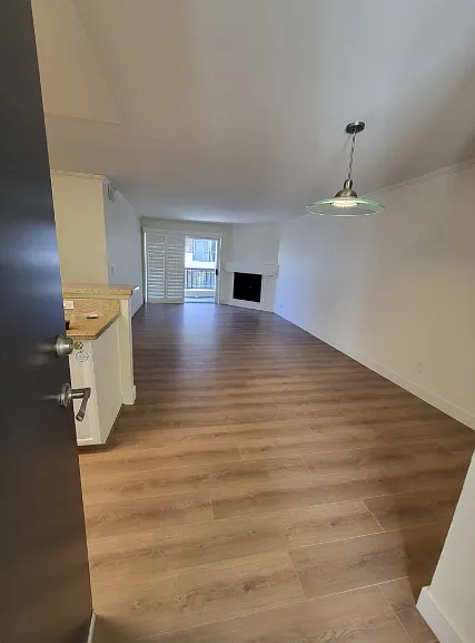 3 bed, 1020 sqft, $3,595 — Photo 4