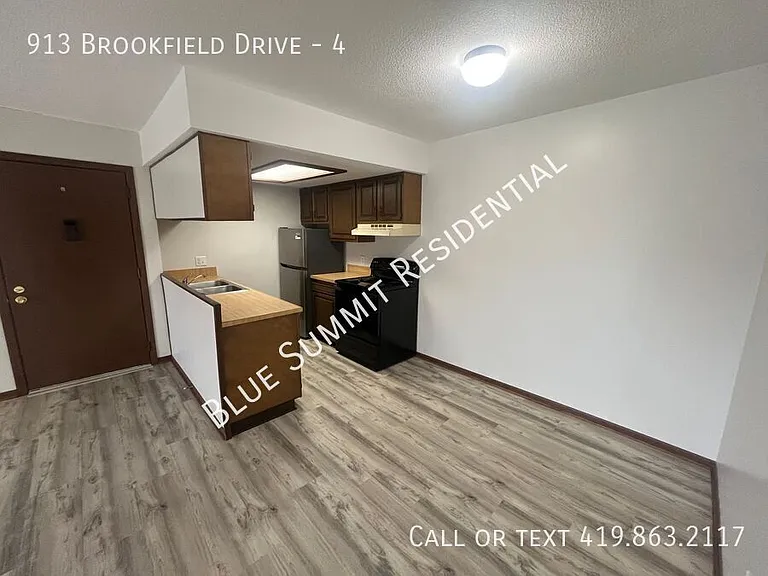 913 Brookfield Dr #4 — Photo 9