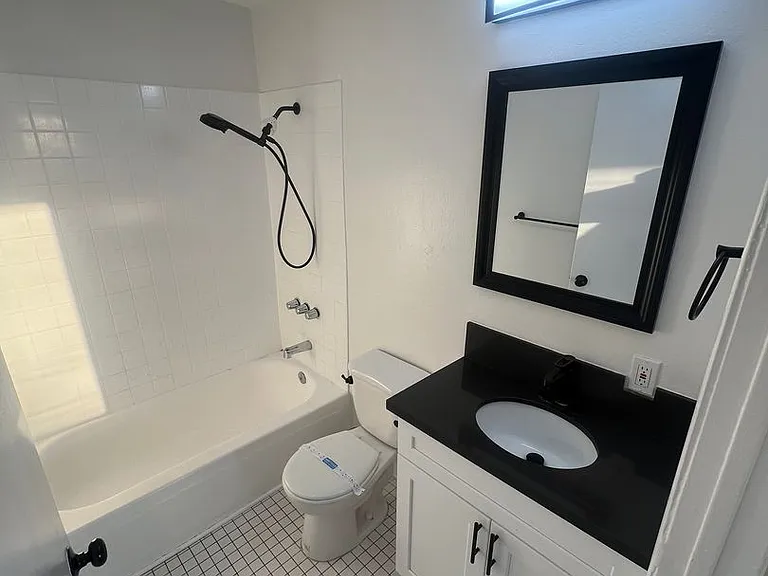 VRA27 LLC- "Villa Regency Apartments" — Photo 42