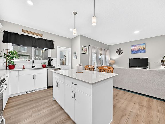 5th image of 17550 63a St NW