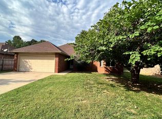 1035 W Whiteside St, Springfield, MO 65807