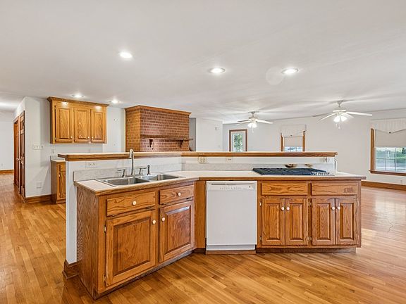 3rd image of 542 Ampthill Rd