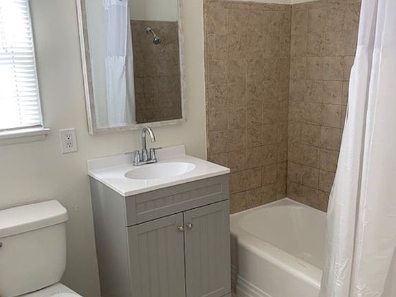 5th image of 3763 Hughes Ave #8