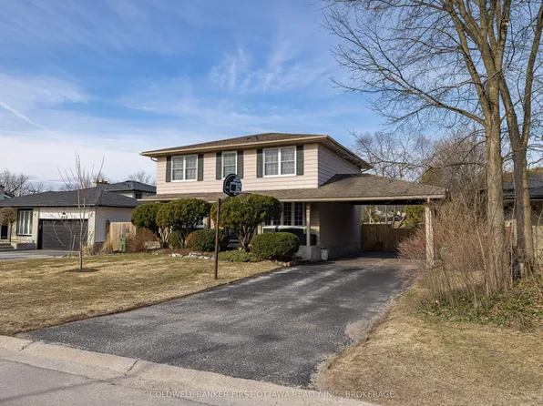 695 Laidlaw Cres, Kingston, ON K7M 5M3