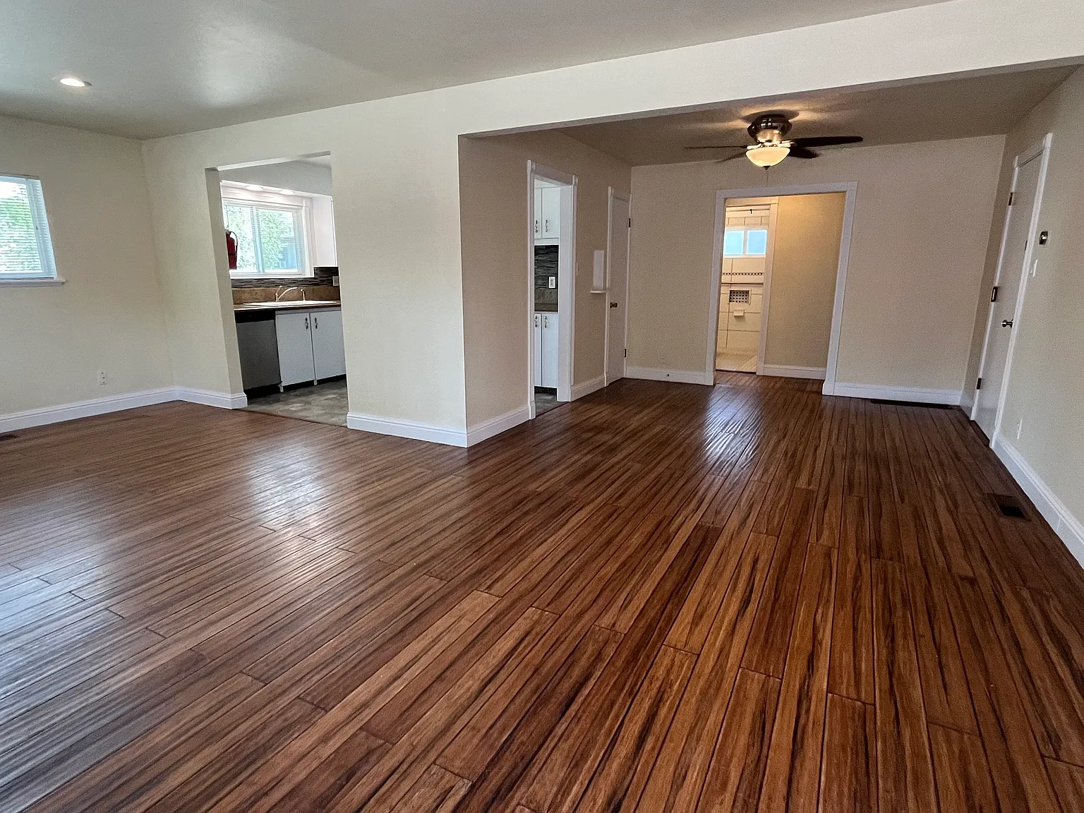 2 bed, 860 sqft, $1,640 — Photo 4