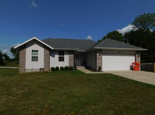 1524 S Shoshone Pl, Republic, MO 65738