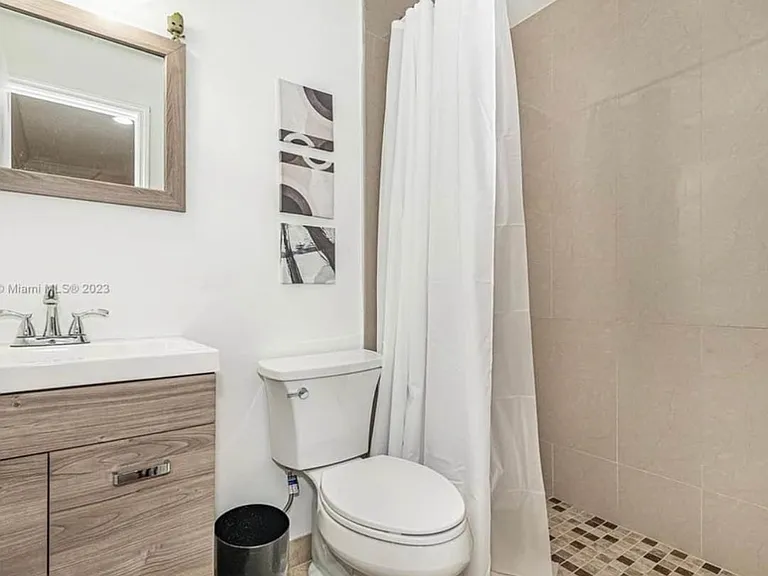 15565 SW 63rd Ter — Photo 17