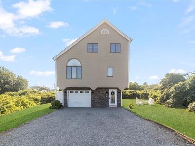 27 Village Ln, Narragansett, RI, 02882