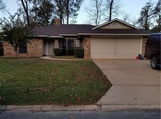 8610 Woodlake Dr, Haughton, LA 71037