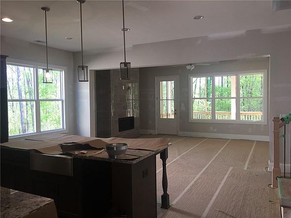 3rd image of 1738 Sanford Dr NW