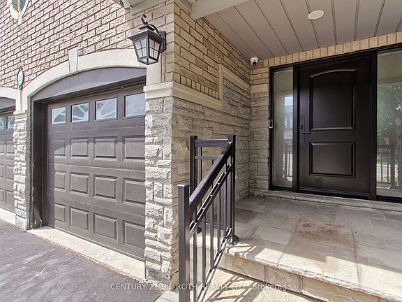 3rd image of 28 Poplar Dr