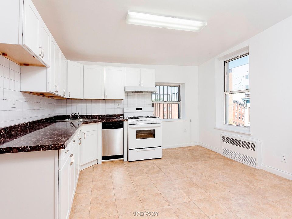 2nd image of 95 Smith St #3