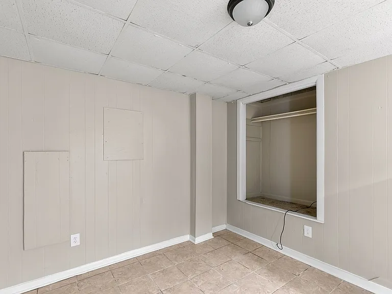 McCormic II Apartments — Photo 18
