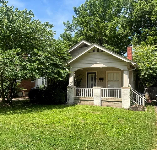 1489 Elizabeth St Photo 1