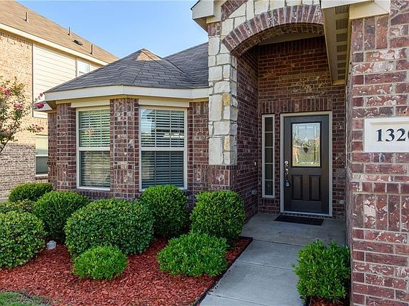 3rd image of 1320 Villa Paloma Blvd