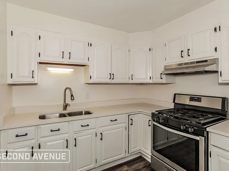 6106 Graceland Ave — Photo 7
