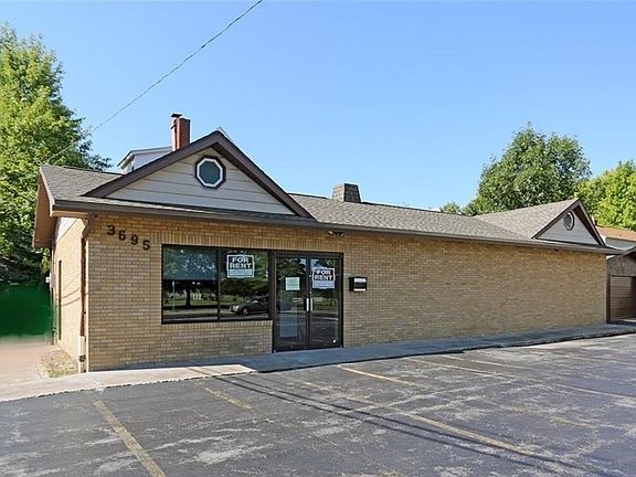 2nd image of 3611 Pine Ave