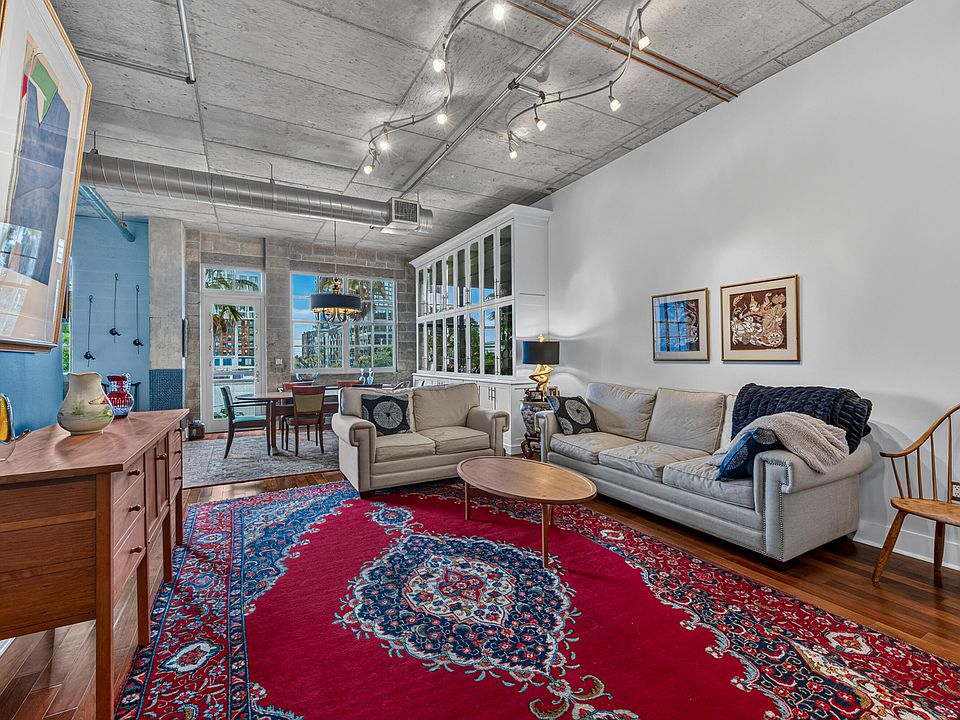 1st image of 411 NW 1ST Avenue #304