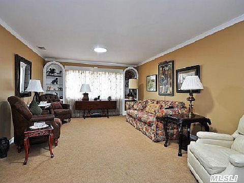 5th image of 49 Twin Oaks Dr