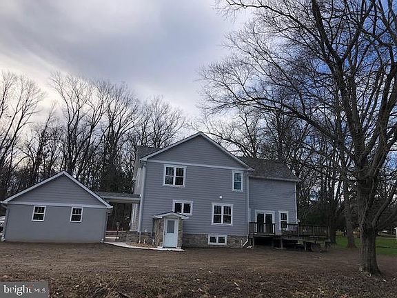 5th image of 111 Sycamore Ln