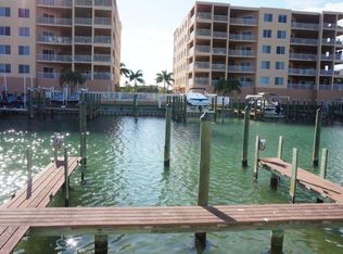 11440 1st St E APT 4, Treasure Island, FL 33706