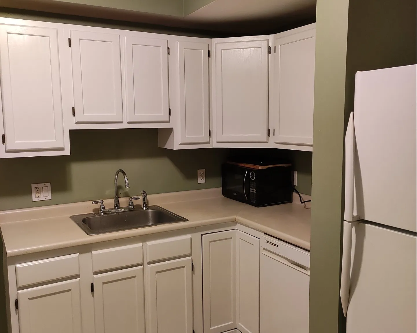 1 bed, 840 sqft, $1,300 — Photo 2