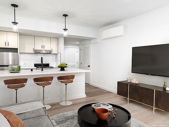 3rd image of 140 Duboce Ave #4