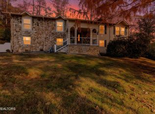 132 Greystone Dr, Oak Ridge, TN 37830