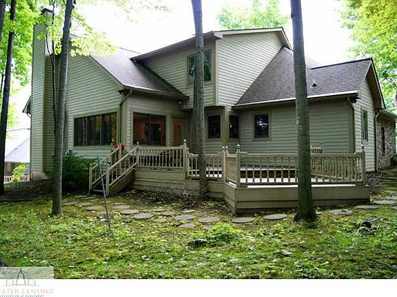 3rd image of 5726 Whitehaven Dr