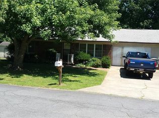 302 Roseboro Dr, Asheboro, NC 27203