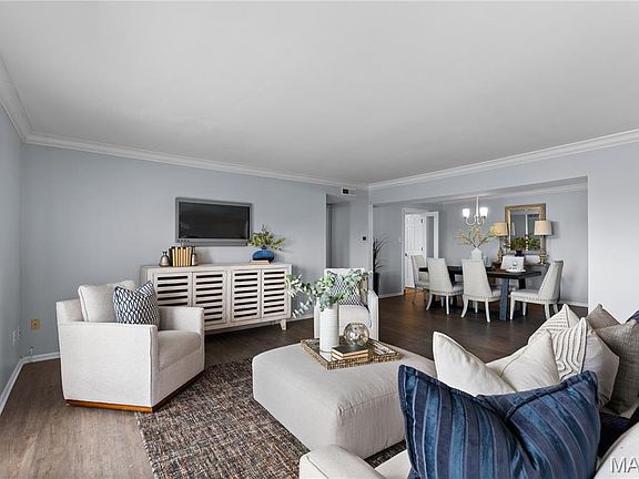 5th image of 974 Claytonbrook Dr APT 2D
