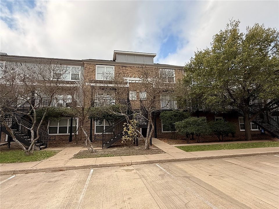 1st image of 1725 Harvey Mitchell Pkwy S APT 1624