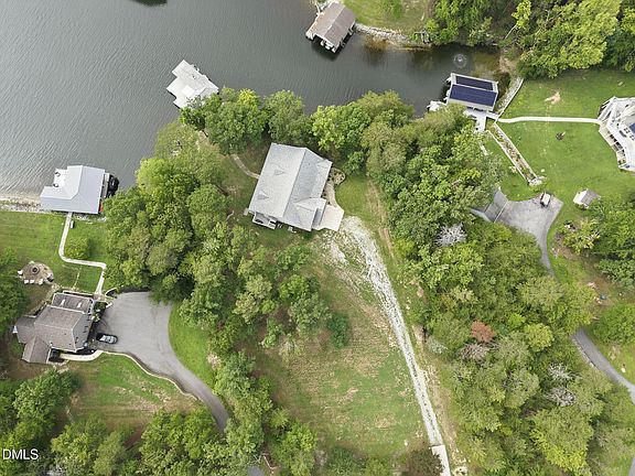 4th image of 28 Old Mill Trl